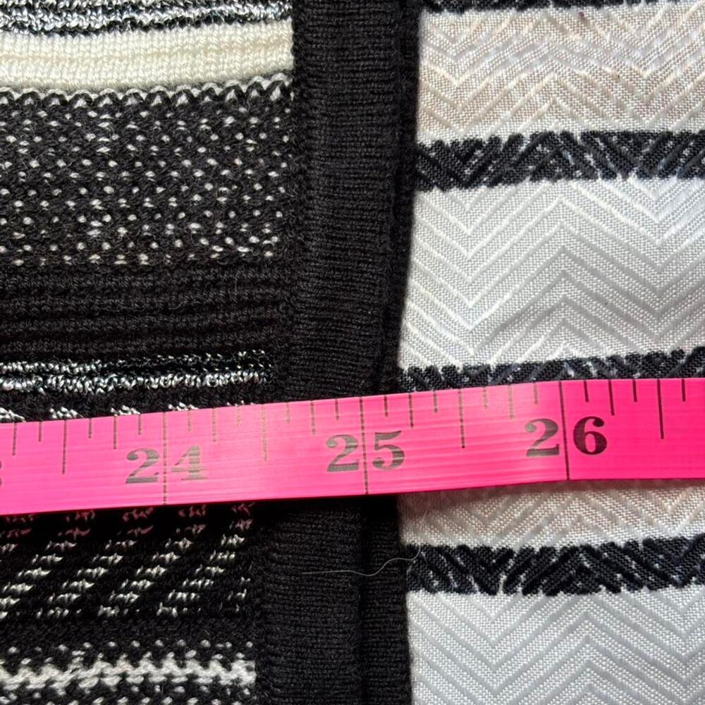 WHITEHOUSEBLACKMARKET Women L Sleeveless Top Zebra Pattern - Picture 7 of 8